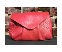 VENDIDO - Bolsa en cuerpo rojo